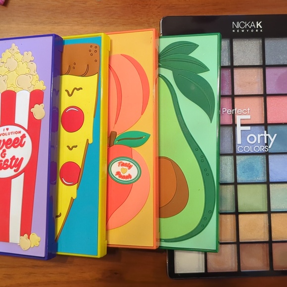I ❤️ revolution and Nicka K pallets - Picture 1 of 6